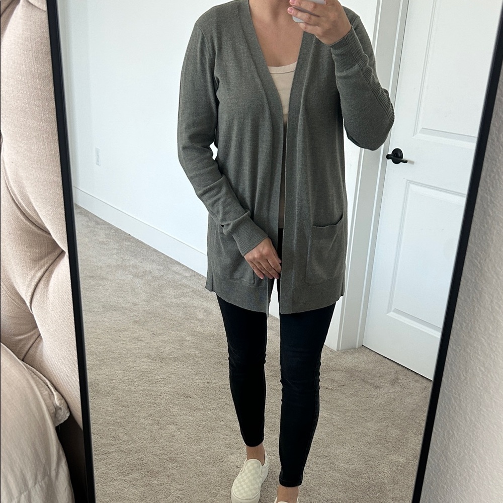 Sz Medium Women's Olive Open-Front Pocket Cardigan Sweater